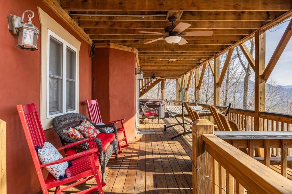 Red Rooster Family Cabin W/Hot Tub+Fire Pit+View 프랭클린 외부 사진