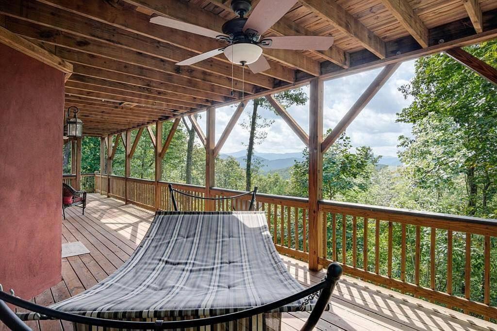 Red Rooster Family Cabin W/Hot Tub+Fire Pit+View 프랭클린 외부 사진