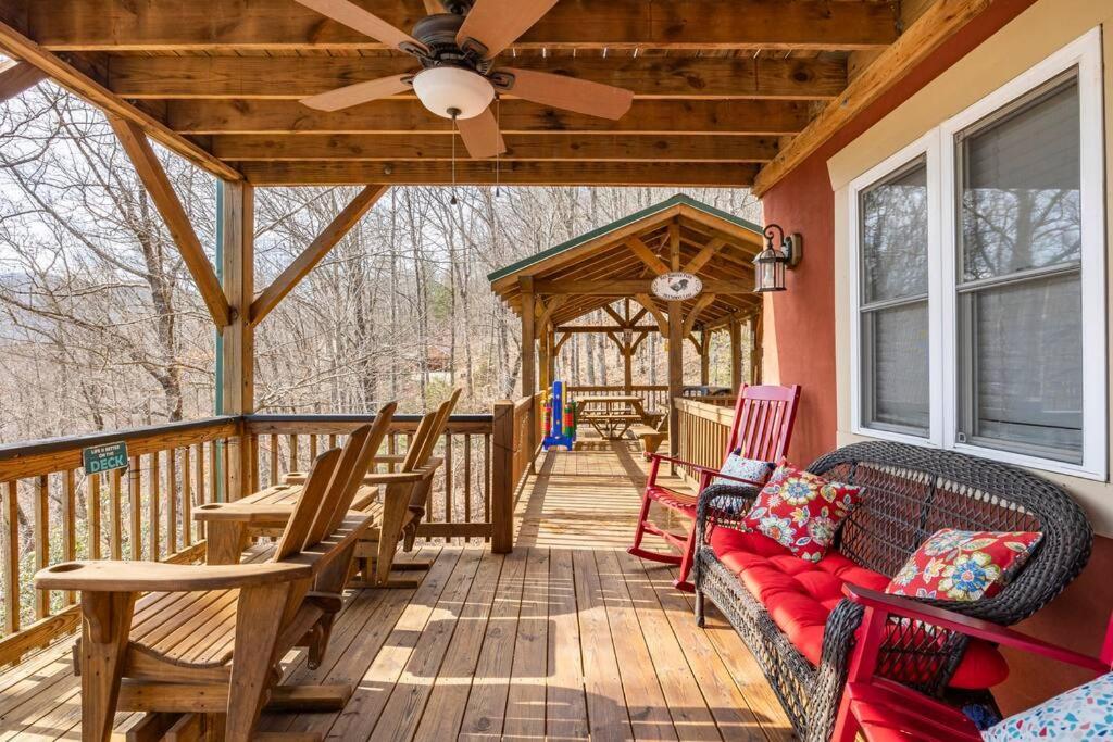 Red Rooster Family Cabin W/Hot Tub+Fire Pit+View 프랭클린 외부 사진