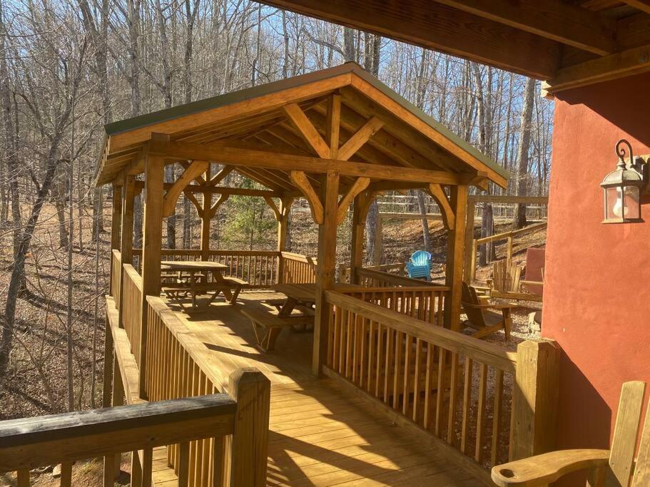 Red Rooster Family Cabin W/Hot Tub+Fire Pit+View 프랭클린 외부 사진