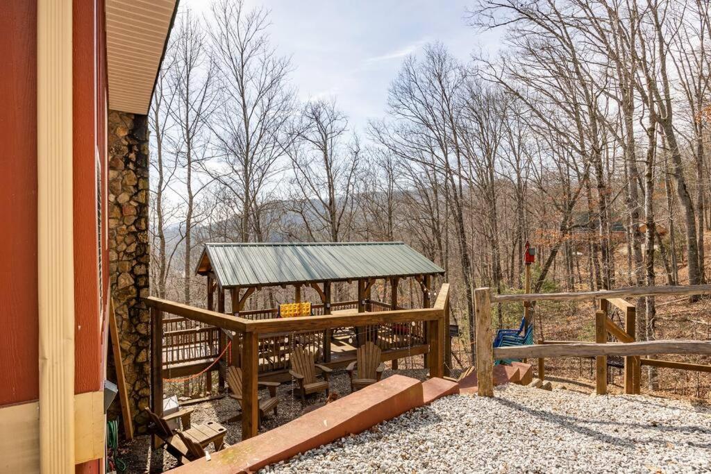 Red Rooster Family Cabin W/Hot Tub+Fire Pit+View 프랭클린 외부 사진