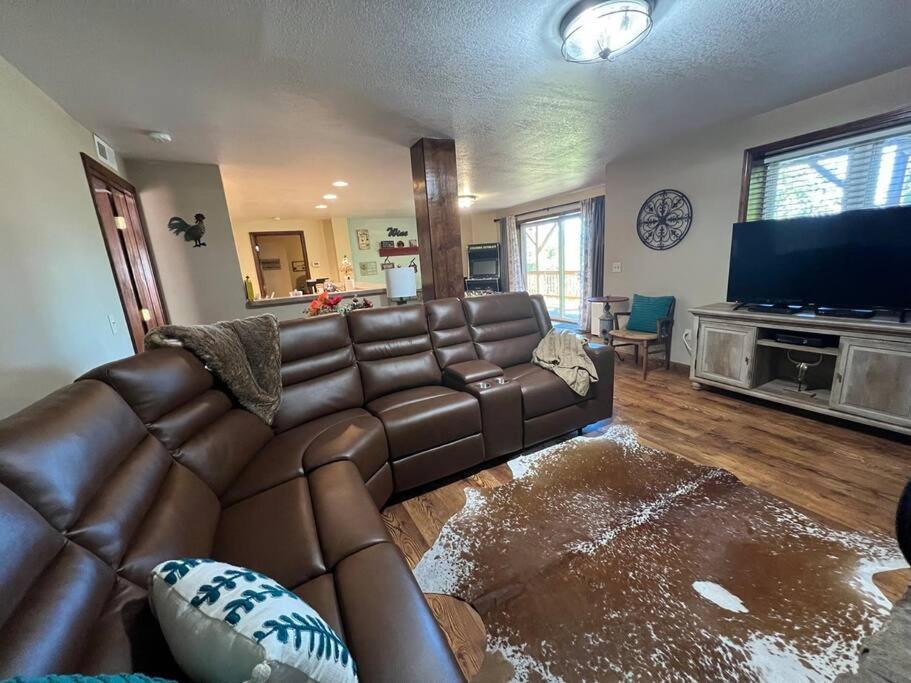 Red Rooster Family Cabin W/Hot Tub+Fire Pit+View 프랭클린 외부 사진